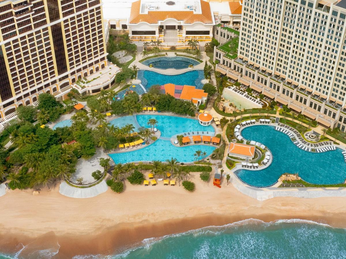 Holiday Inn Resort Ho Tram Beach, an IHG Hotel Exterior foto